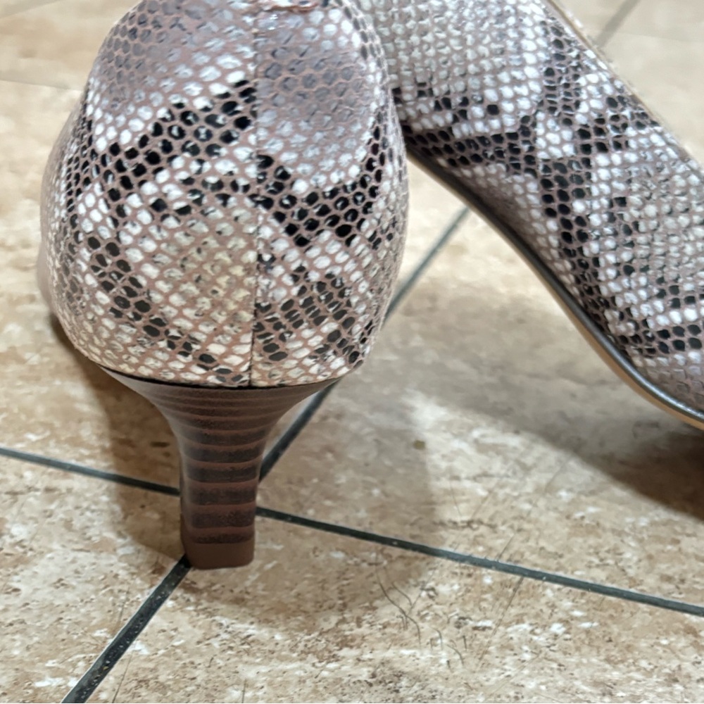 Clarks Linvale Jerica Pumps In Natural Snake Size… - image 6
